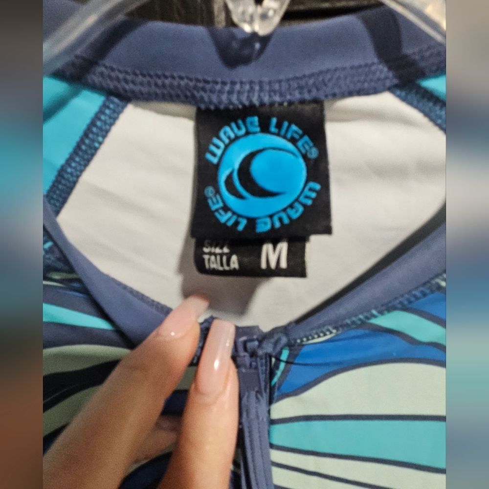 Wave Life Rash Guard - Picture 3 of 3